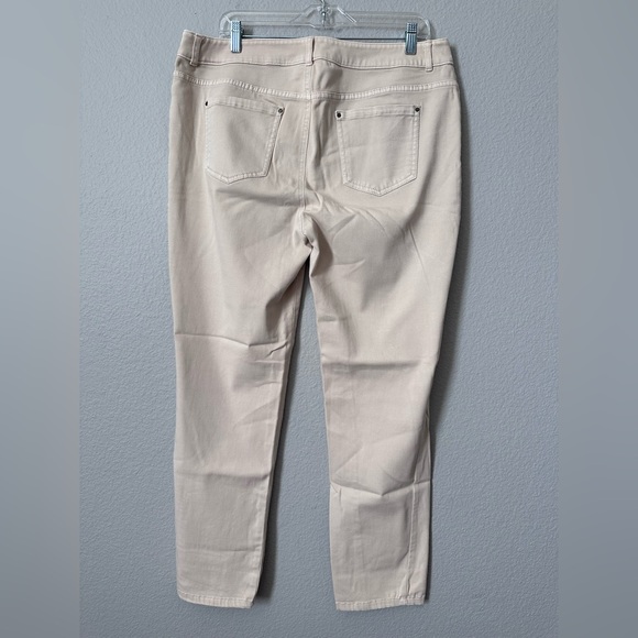 Chico’s Platinum Pants - Picture 2 of 12